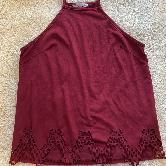 ⚡️FREE a with a purchase of $25 or more⚡️
Charlotte Russe- Halter Crop Top - Picture 2 of 4